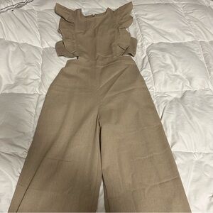 Elegant Tan Jumpsuit with Ruffle Sleeves 55% linen size small wide leg